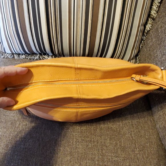 EUC Coach Pebble Leather Shoulder Bag - Rare - Picture 12 of 15